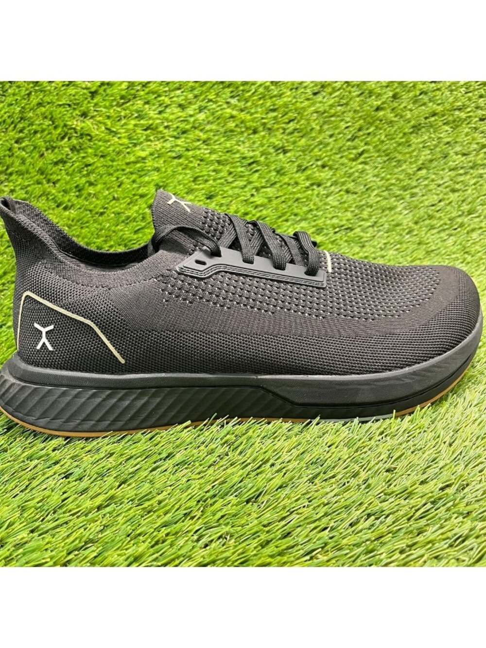Flux Footwear Adapt Runner Black Gum Mens Size 12 Athletic Knit Shoes Sneakers